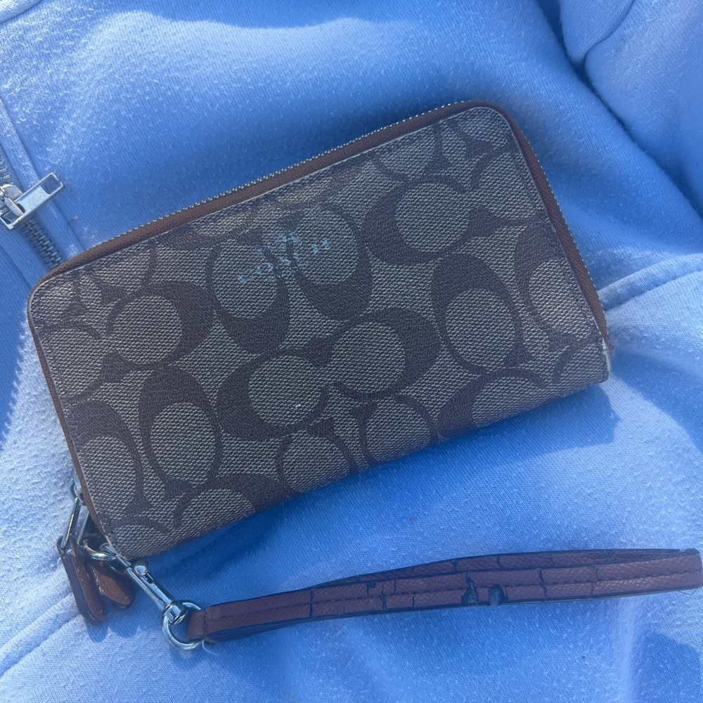 Coach Signature Wallet - image 1